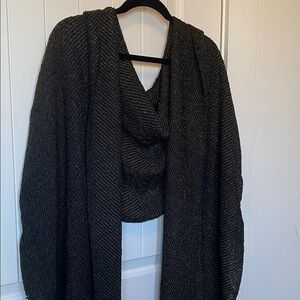 Black/gold Handwoven Textured Shawl with Fringe